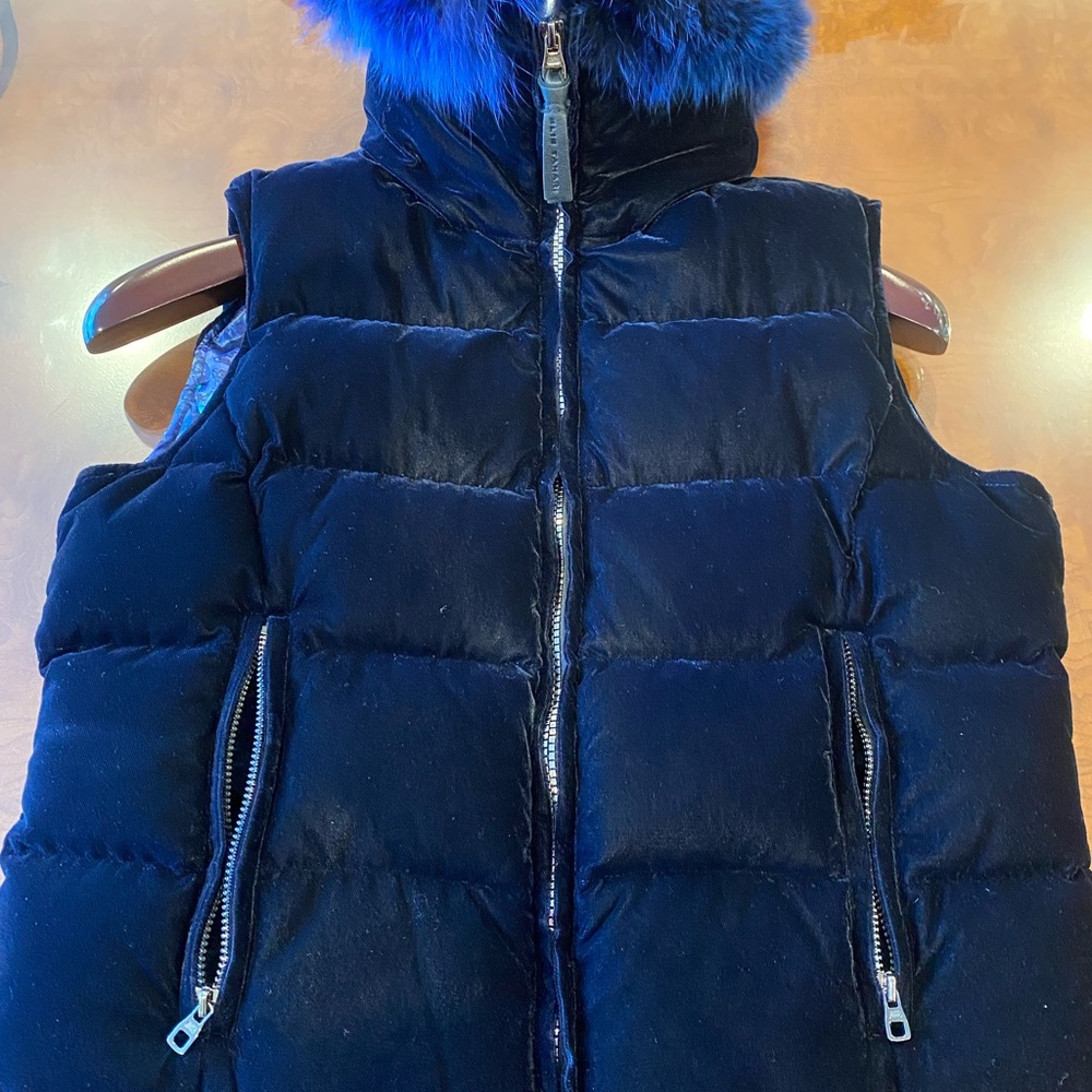 ELIE TAHARI Navy Blue velvet Puffer Vest with Fur collar